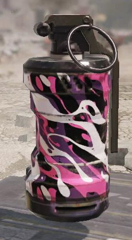 Smoke Grenade Fashion Purple, Uncommon camo in Call of Duty Mobile